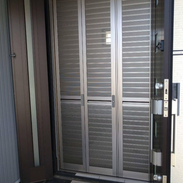 設置後：開閉しやすい折戸式なので使いやすさ◎の画像