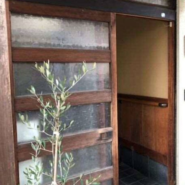 施工前:開閉しにくく少し暗い印象。の画像