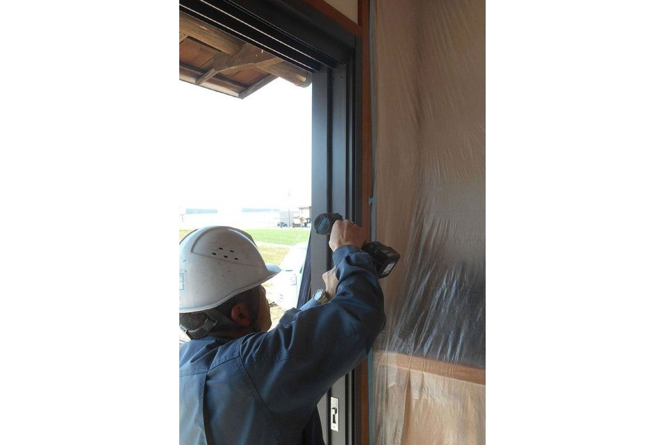 施工途中⑧：内側から枠のを行い、全体のバランスを調整。の画像