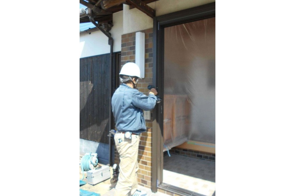 施工途中➈：外部材を取付中。の画像