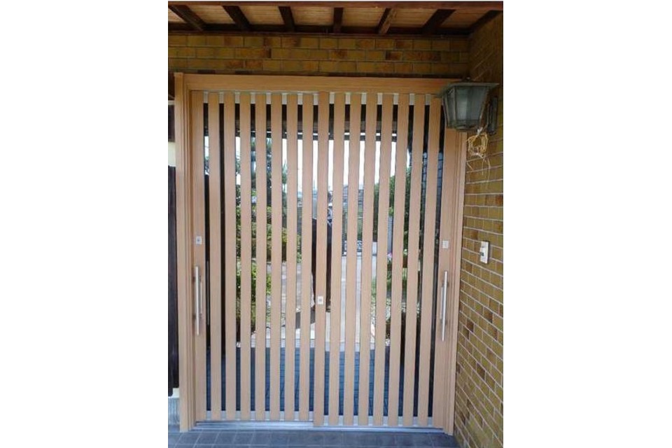 施工後:明るさと開放感がアップした玄関になりました。の画像